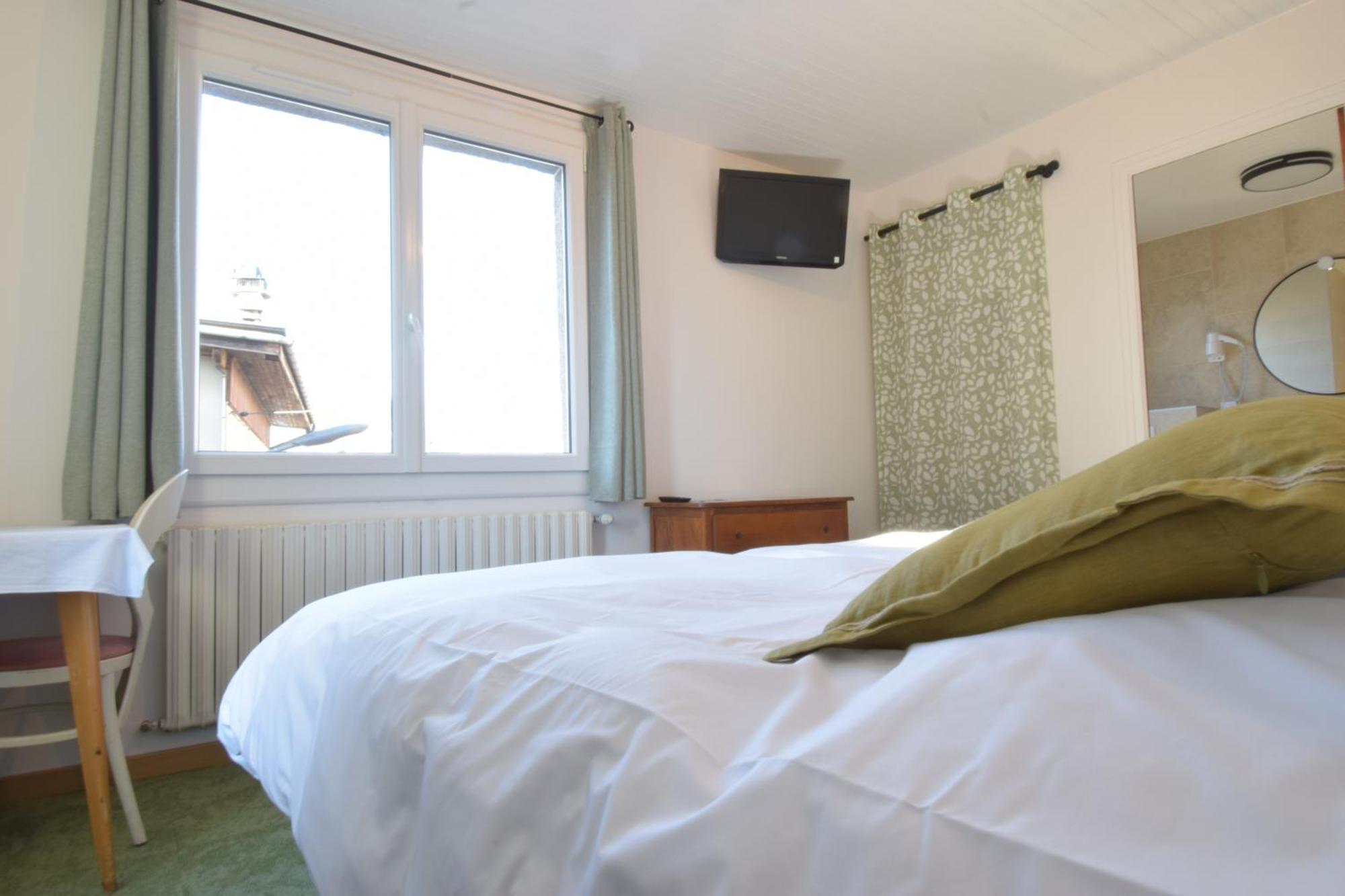 Hotel Les Chenets Saint-Julien-en-Champsaur Exterior foto